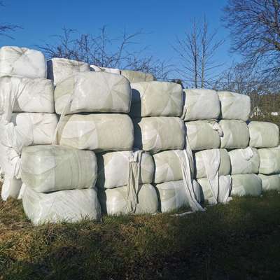 HEULAGE in Quaderballen Heu