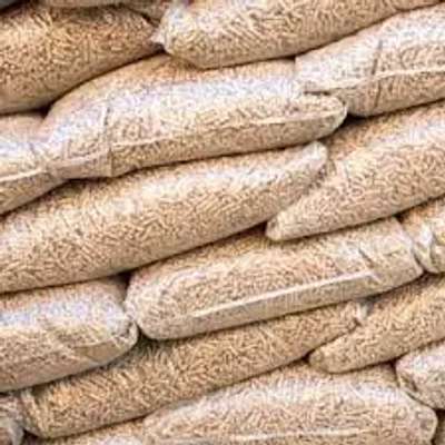 Verkaufe Brennholz und Holzpellets