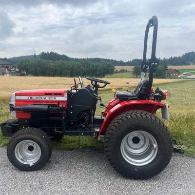 FIELDTRAC 224D mit Rasenbereifung & Allrad – NEU
