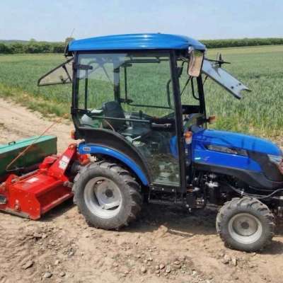 Solis 26 mit Kabine, Umkehrfräse mit Sämaschinenaufsatz + Vario Schneeschild