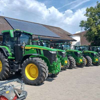 Traktor Vermietung von 125 bis 320 PS