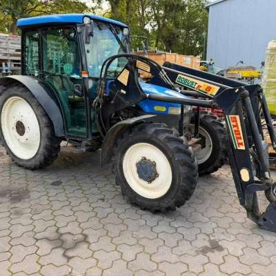 New Holland TN 75 S mit Frontlader Stoll Robust F8, Bj. 2001