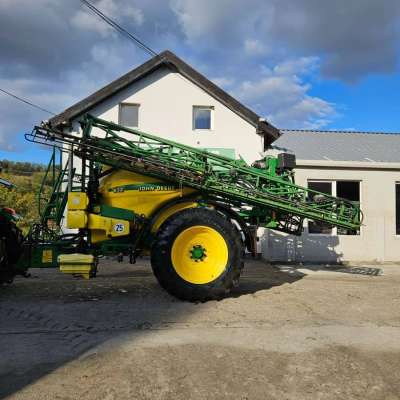 John Deere 832 Anhängespritze 3.200 l, 36 m, Bj. 2004