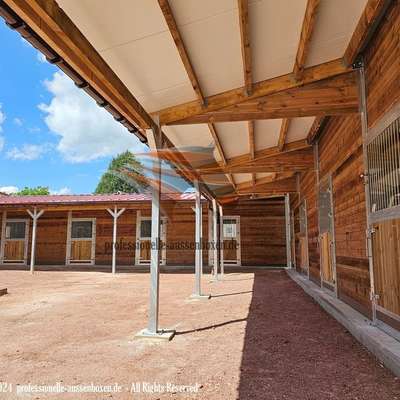 Pferdestall bauen ideale Ställe und Offenstall & Weidehütte für Pferde