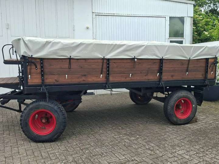 Total restaurierter Gummiwagen