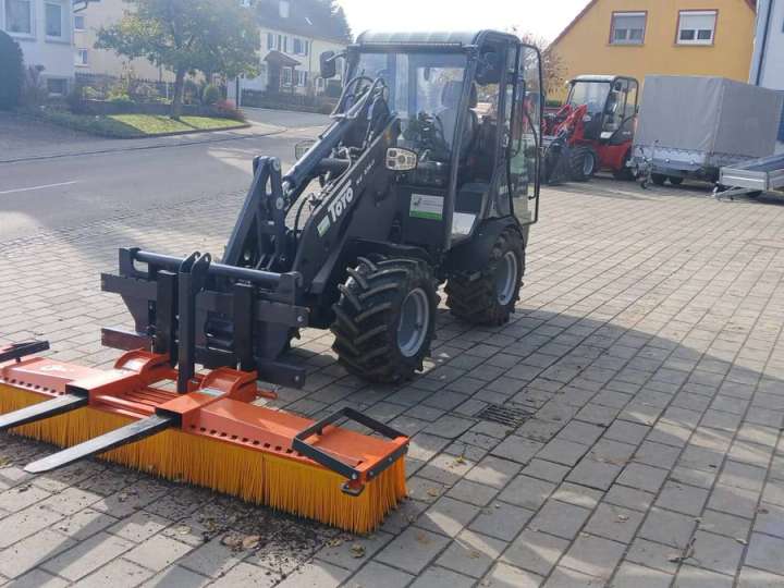 Kehrbesen Schubbesen Schiebebesen Staplerbesen