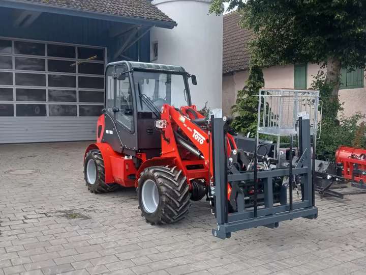 Hydraulisch klappbare Ballengabel Sofort Verfügbar