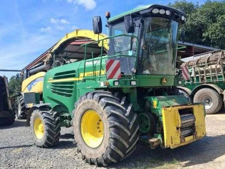 John Deere 7550 Feldhäcksler 4x4 + Kemper 375, Bj. 2011