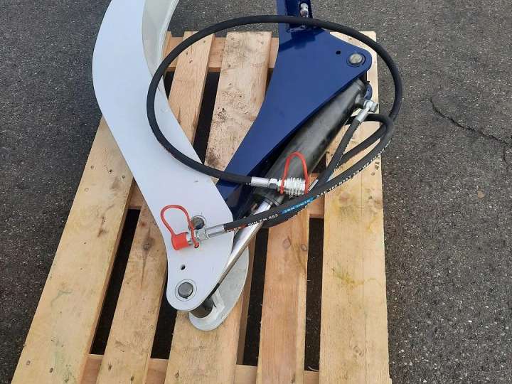 Niederhalter Stammgreifer Holzgreifer Palettengabel Frontlader