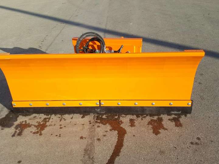 Schneeschild 1,8m John Deere Kommunal Schlepper Radlader Hoflader