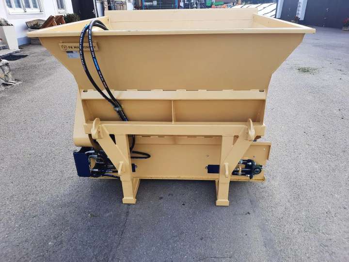 Liegeboxen Einstreugerät Futterverteilgerät Hoflader Radlader Cat