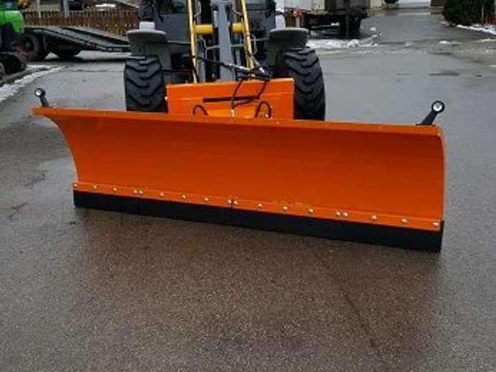 Schneeschild 2,6m Komatsu Atlas Schlepper Radlader Hoflader