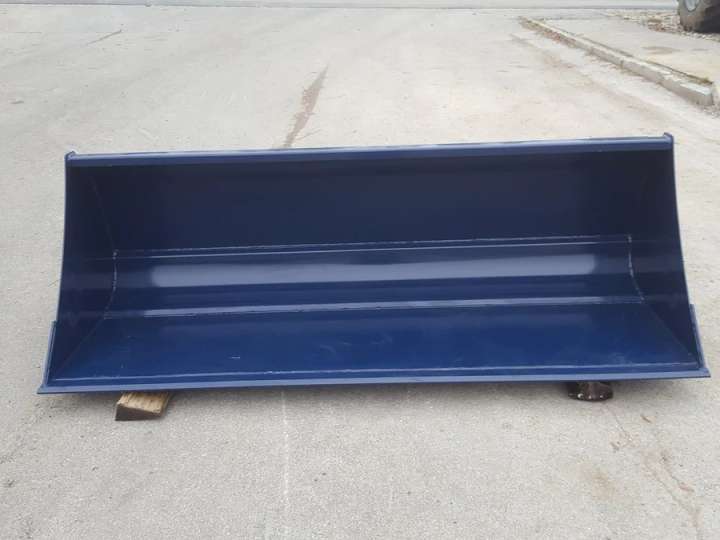 Schaufel 2,4m Euro Schlepper Frontladerschaufel Universalschaufel