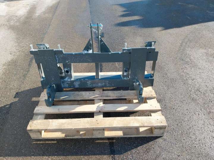 Adapter Euro Frontlader auf 3 Punkt Kat II Palettengabel Euro Hof