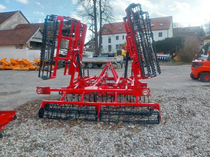 Kultivator Coral Plus Saatbettkombination Egge Grubber Lemken