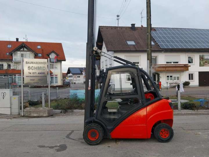 Frontstapler Linde H25T Stapler sehr schön Gas Lader