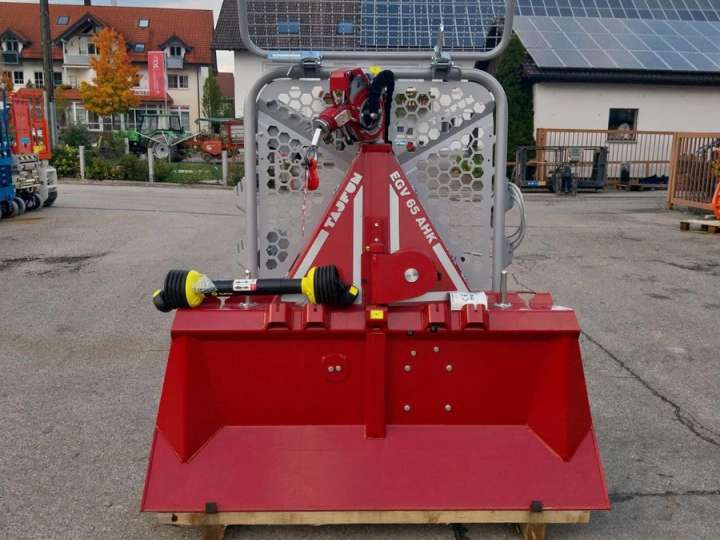 neue Forstseilwinde Seilwinde Tajfun EGV 65 AHK SG Funk 35 45 55