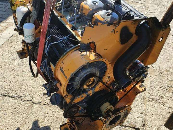 Motor Deutz F4L912 – 4 Zylinder, luftgekühlt, lauffähig