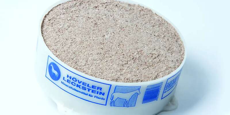 Leckstein Leckschale Mineralleckschale Höveler 2 Kg für Pferde