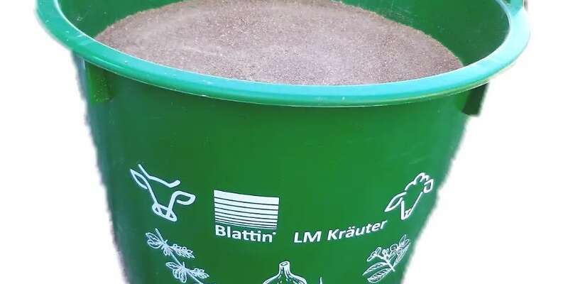 Leckeimer Leckmasse Kräuter Blattin für Schafe Ziegen Rinder 20kg