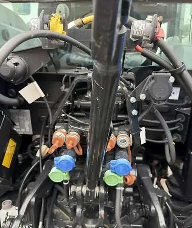 Verkaufe New Holland T5.90S - Bild 5