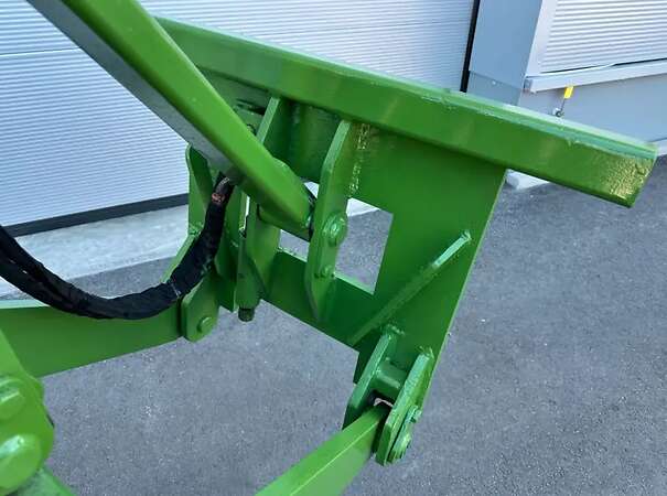 Striegel 500 DYA Hoflader Radlader mit Yanmar Motor - Bild 12