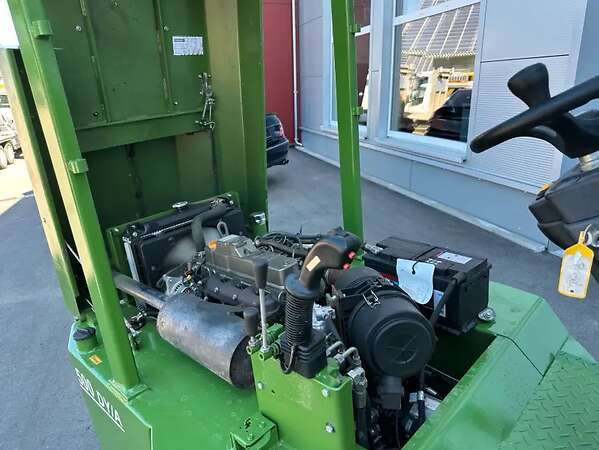 Striegel 500 DYA Hoflader Radlader mit Yanmar Motor - Bild 15
