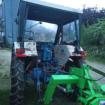 Traktor Ford 3910 mit Frontlader und Schaufel - Bild 1