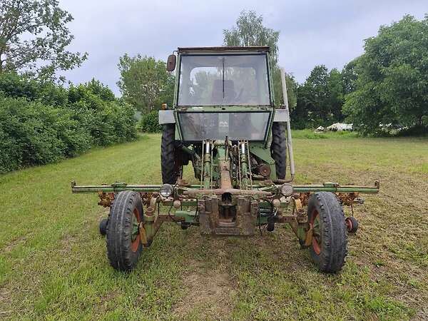 Fendt Geräteträger F 255 GTS mit Hackgerät 7 reihig - Bild 2