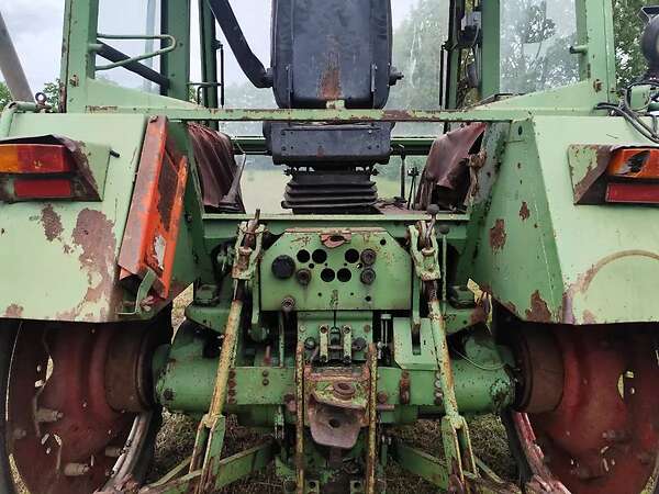 Fendt Geräteträger F 255 GTS mit Hackgerät 7 reihig - Bild 5