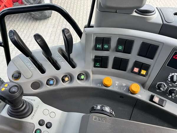 Claas Axion 810 Hexashift - Bild 8