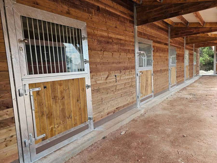 Pferdebox & Außenställe kaufen | Robuste Pferdeställe - professionellen Stallbau - Bild 5