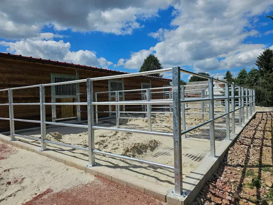 Pferdebox & Außenställe kaufen | Robuste Pferdeställe - professionellen Stallbau - Bild 9