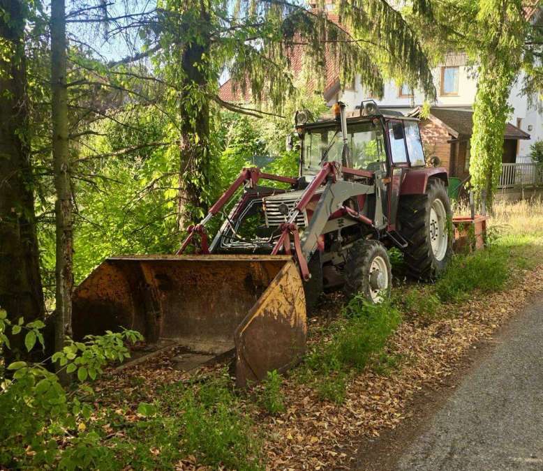 Steyr 70a Allrad mit Frontlader und Palettengabel - Bild 1