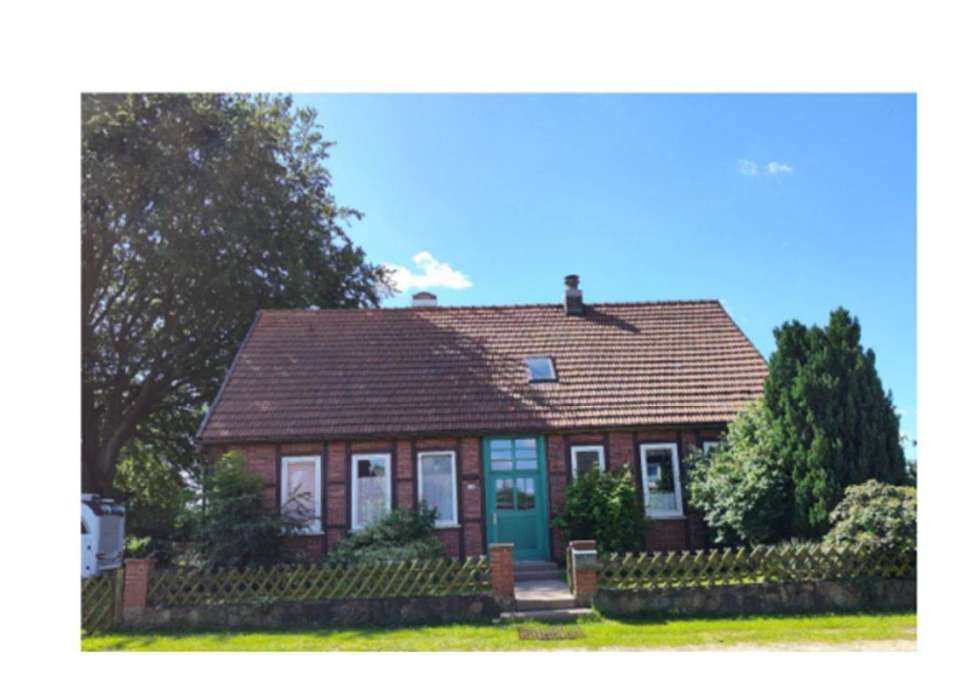 Resthof Bauernhof Fachwerk an der Südheide 2 WE 2,2 ha Grünland arrondiert - Bild 1