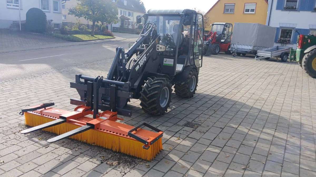 Kehrbesen Schubbesen Schiebebesen Staplerbesen
