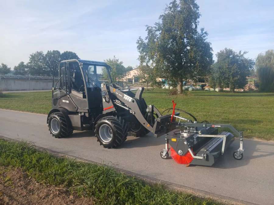NEU Saphir Kehrmaschine 131 und 181 BJ 2026 Sofort Verfügbar - Bild 1