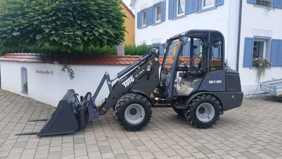 Toyo Hoflader 836 1,35to-Hubkraft Euroaufnahme sofort Verfügbar - Bild 1