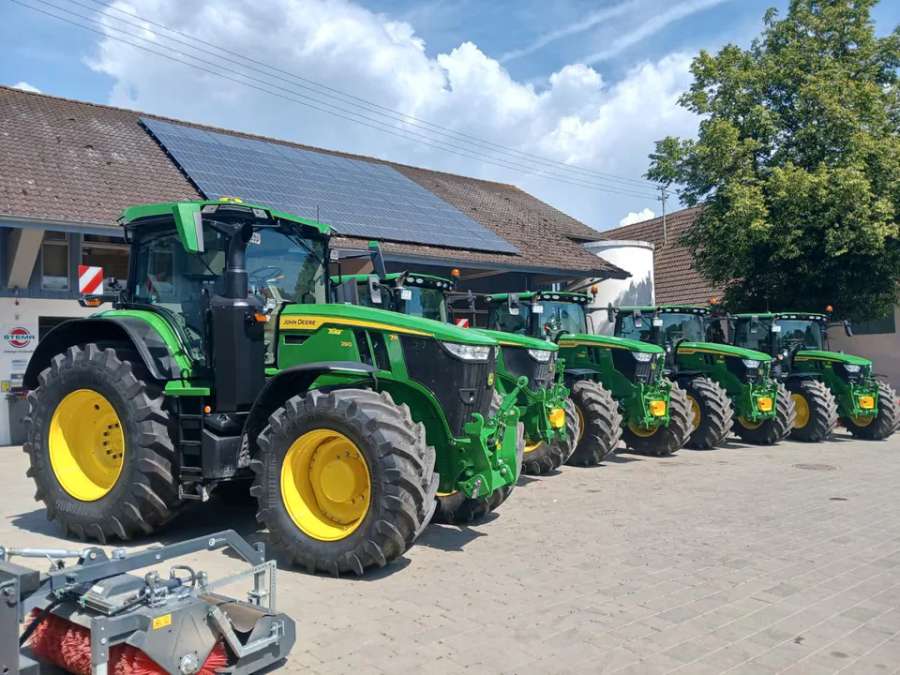 Traktor Vermietung von 125 bis 320 PS