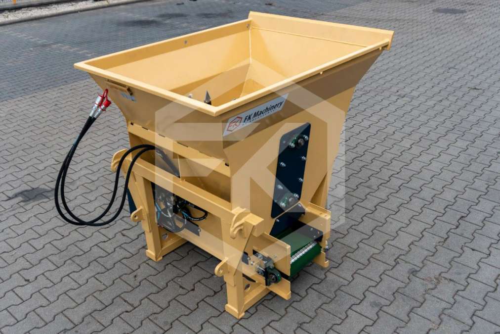 Einstreugerät Futterverteilgerät Liegeboxen Frontlader Hoflader - Bild 1