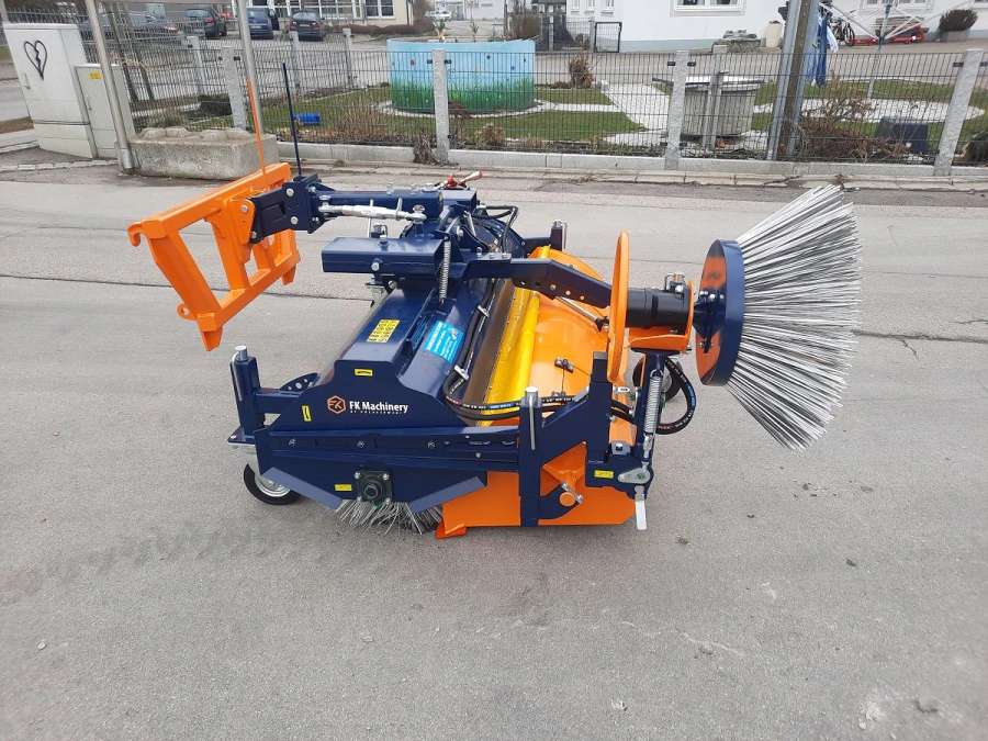 Kehrmaschine 1,2m bis 2,8m Schlepper Radlader Liebherr Cat Euro - Bild 1