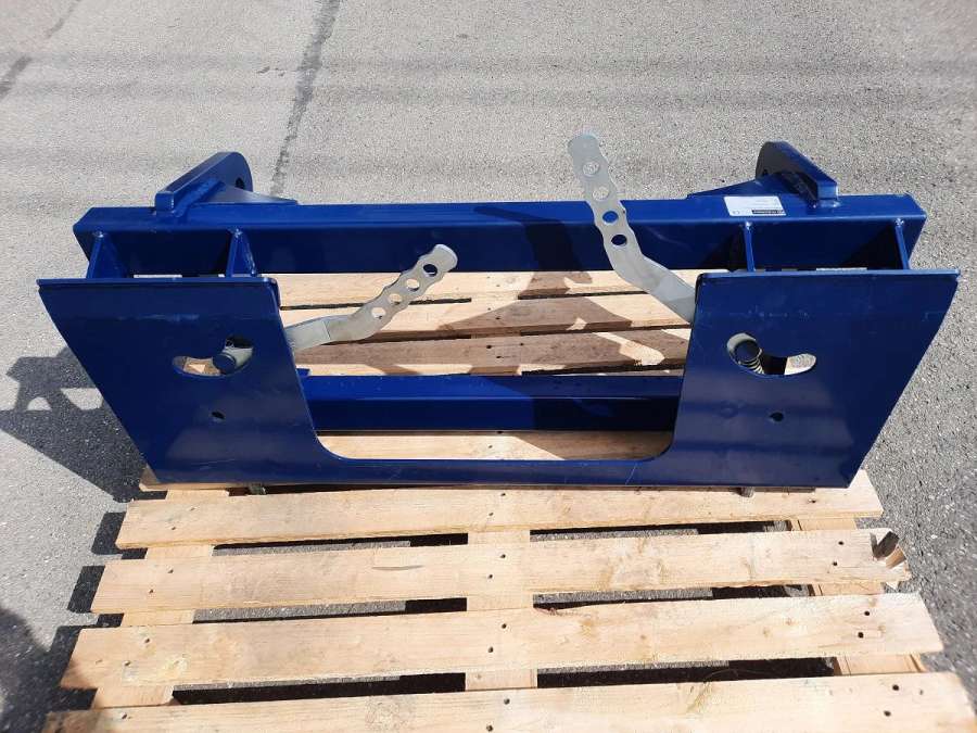 Adapterrahmen auf Hoflader Radlader Teleskoplader Euro sonderbau - Bild 1