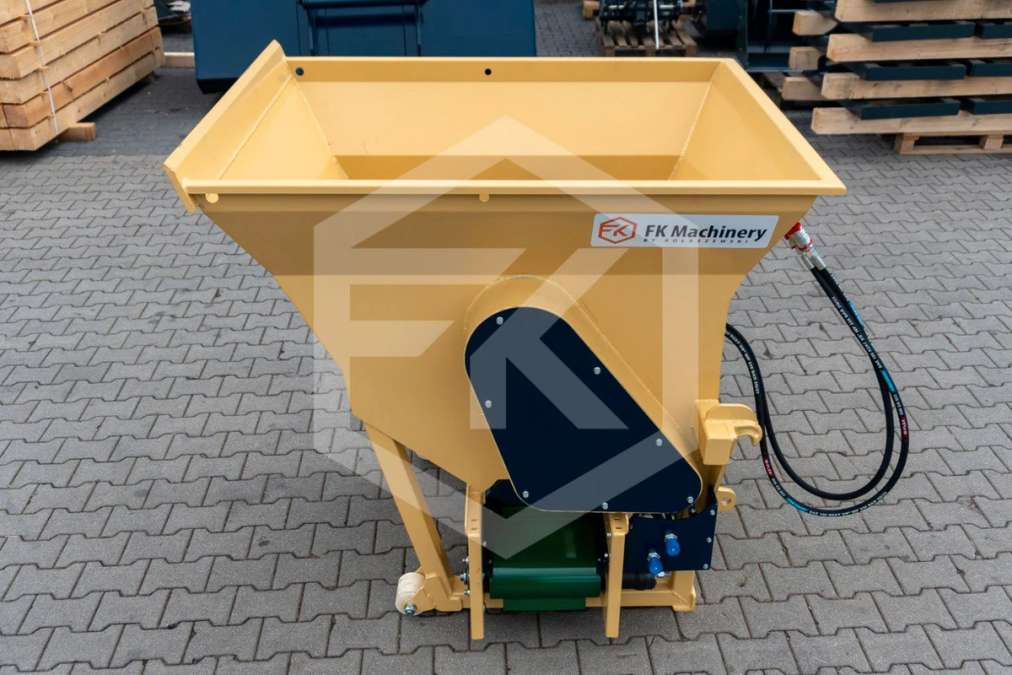 Liegeboxen Einstreugerät Futterverteilgerät Hoflader Teleskoplade - Bild 1