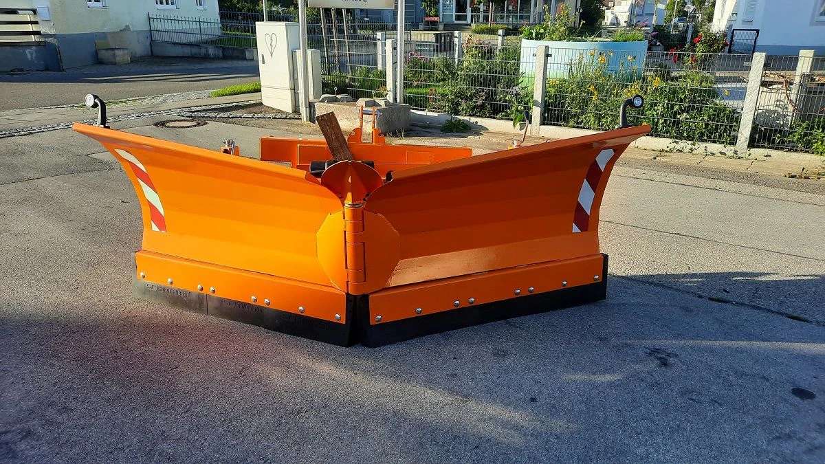 Schneeschild Vario 2,70m Schneepflug Schlepper Radlader Hoflader - Bild 1