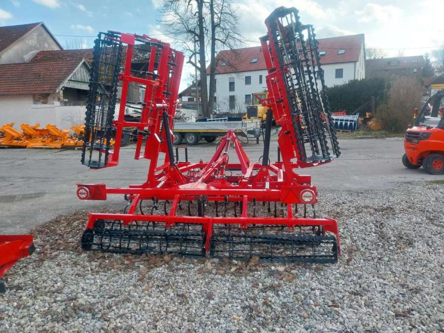 Kultivator Coral Plus Saatbettkombination Egge Grubber Lemken - Bild 1