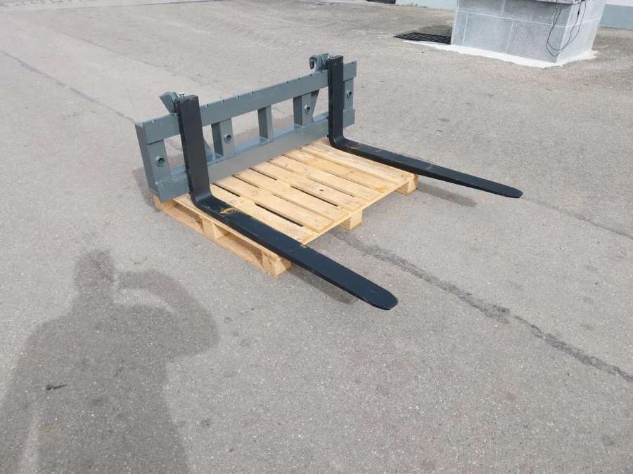 neue Palettengabel 2,5to 1,5m breit Euro Gabel Frontlader Fendt - Bild 1