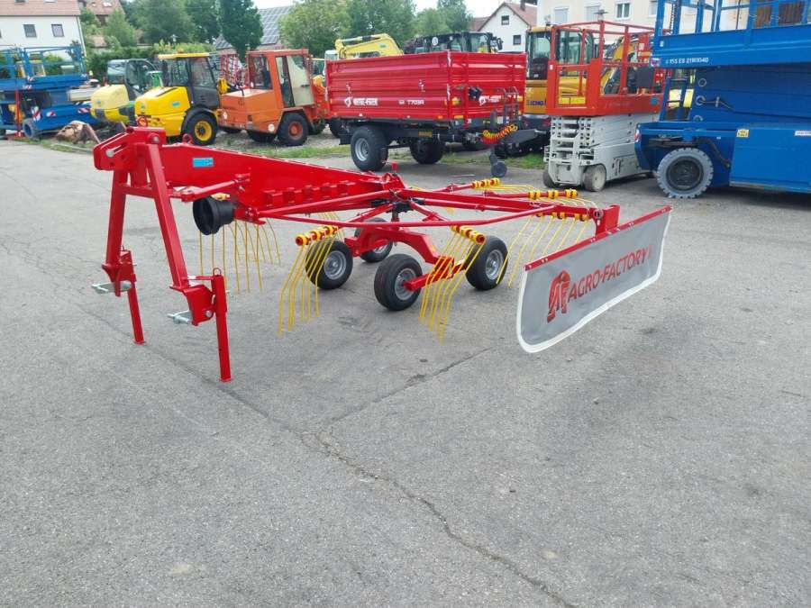neuen Kreiselschwader Schwader 3,5m KN-350 Pöttinger - Bild 1