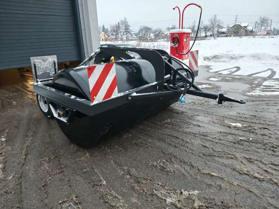 Wiesenwalze mit Fahrwerk für Schlepper Walze Ackerwalze - Bild 1
