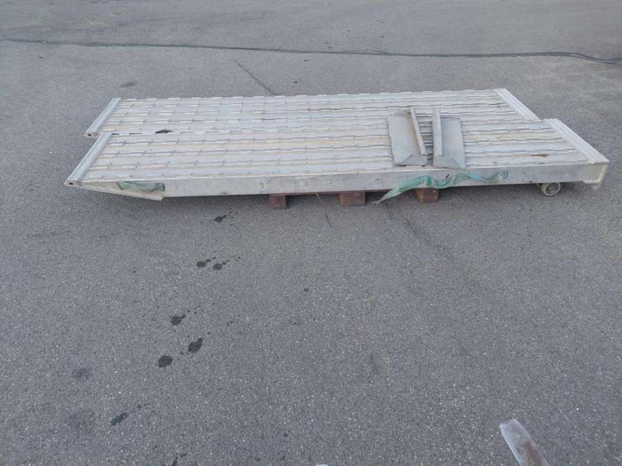 Auffahrrampen Verladeschienen Alurampen Tieflader Bagger Lader
