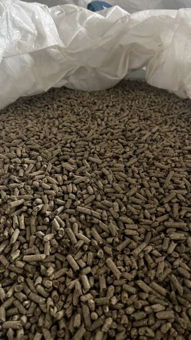 Weizenstrohpellets – 6 mm – Verkauf pro Tonne – inklusive Lieferung - Bild 1